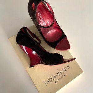 Vintage YVES SAINT LAURENT  39 Lacqured Sculptural Heels, STUNNING